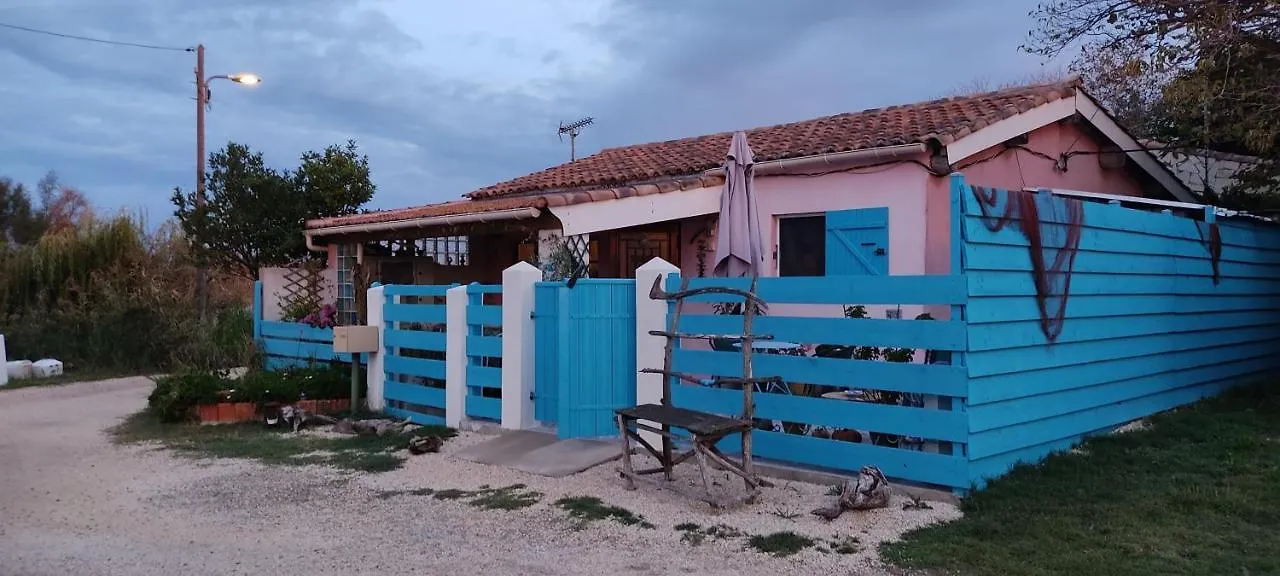Holiday home Une Maison Sur Une Presqu'Ile Port-Saint-Louis-du-Rhone France